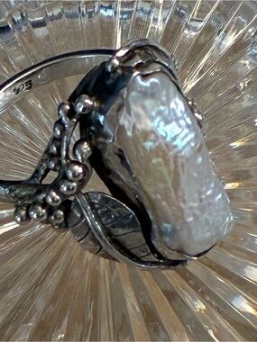 SALE Sterling Silver Baroque Pearl Leaf Ring - White Pearl with iridescent tones